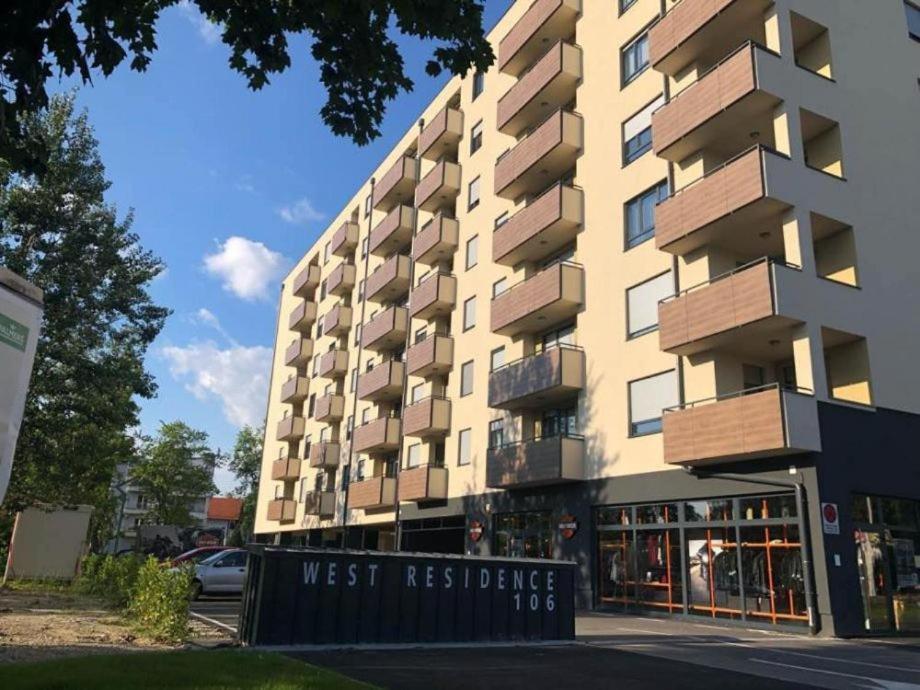 זאגרב Studio Apartman Krila Wings- Parking In Garage מראה חיצוני תמונה