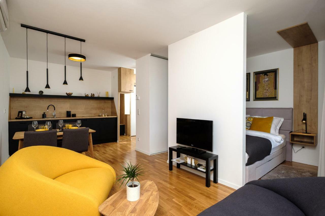 זאגרב Studio Apartman Krila Wings- Parking In Garage מראה חיצוני תמונה