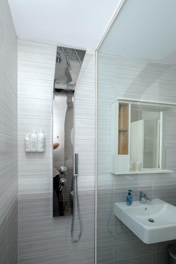 זאגרב Studio Apartman Krila Wings- Parking In Garage מראה חיצוני תמונה