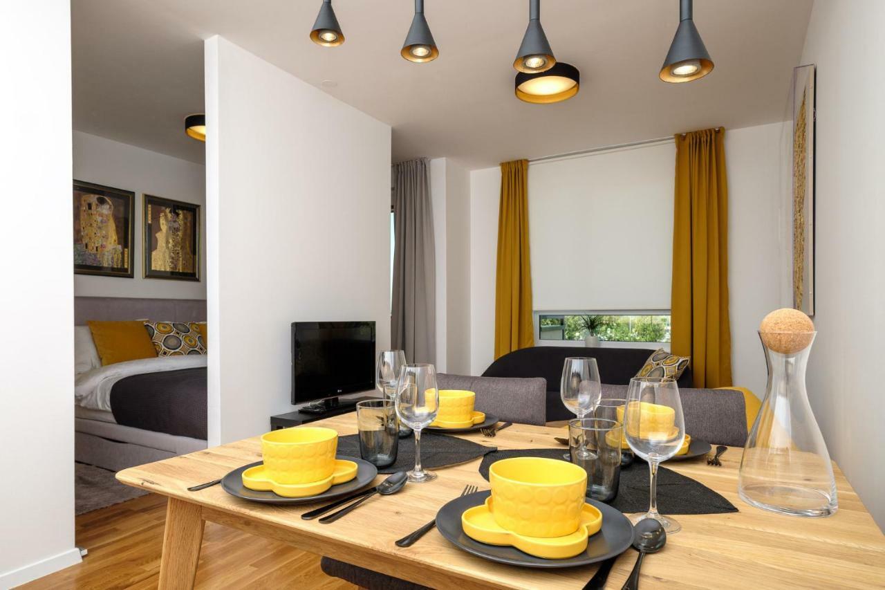 זאגרב Studio Apartman Krila Wings- Parking In Garage מראה חיצוני תמונה